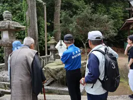 11:22